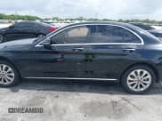 ✅ 2019 Mercedes-Benz C 300 • VIN: 55SWF8EB8KU302480 • Lot: 42661463. Wystawiony na IAAI z przebiegiem 106 287 mil. Bezpłatny archiwum sprzedaży aukcyjnych z USA i szczegółowy raport historii pojazdu na DreamBid. Zdjęcie 14.