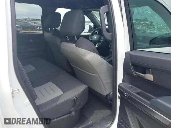 ✅ 2025 Toyota Tacoma SR • VIN: 3TYLB5JN4ST063931 • Лот: 42525758. Опубликован ранее на IAAI с пробегом 7 985 миль. Бесплатный доступ к архиву аукционных продаж из США и подробный отчёт об истории автомобиля на DreamBid. Изображение 8.