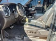 ✅ 2020 GMC Sierra 2500HD Denali • VIN: 1GT49REY6LF111373 • Lot: 87286925. Wystawiony na Copart z przebiegiem 111 052 mil. Bezpłatny archiwum sprzedaży aukcyjnych z USA i szczegółowy raport historii pojazdu na DreamBid. Zdjęcie 7.