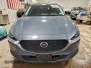 ✅ 2025 Mazda CX-30 S Preferred • VIN: 3MVDMBCM1SM790889 • Lot: 95720325. Wystawiony na Copart z przebiegiem 22 635 mil. Bezpłatny archiwum sprzedaży aukcyjnych z USA i szczegółowy raport historii pojazdu na DreamBid. Zdjęcie 5.