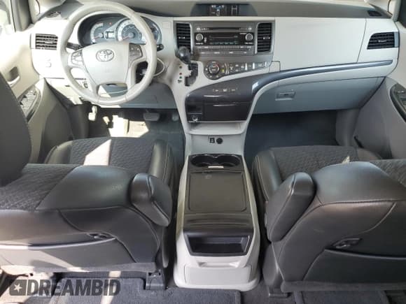 ✅ 2012 Toyota Sienna SE • VIN: 5TDXK3DC7CS206626 • Lot: 69088265. Listed on Copart with 139,404 mi. Free auction sales archive from the USA and detailed vehicle history report at DreamBid. Image 8.