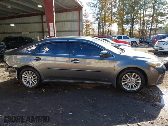 ✅ 2018 Toyota Avalon Hybrid XLE Plus • VIN: 4T1BD1EB2JU060509 • Lot: 43551816. Wystawiony na IAAI z przebiegiem 99 842 mil. Bezpłatny archiwum sprzedaży aukcyjnych z USA i szczegółowy raport historii pojazdu na DreamBid. Zdjęcie 14.