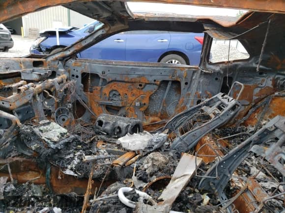 ✅ 2022 Dodge Challenger SRT Hellcat Redeye Widebody • VIN: 2C3CDZL99NH237044 • Lot: 53989174. Wystawiony na Copart z przebiegiem Nie podano. Bezpłatny archiwum sprzedaży aukcyjnych z USA i szczegółowy raport historii pojazdu na DreamBid. Zdjęcie 7.