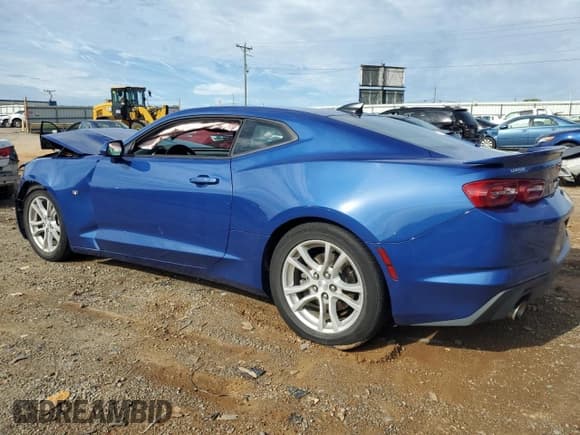 ✅ 2021 Chevrolet Camaro 1LS • VIN: 1G1FB1RX1M0131429 • Lot: 68465975. Listed on Copart with 55,264 mi. Free auction sales archive from the USA and detailed vehicle history report at DreamBid. Image 2.