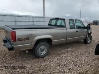 ✅ 1998 Chevrolet Silverado 2500 • VIN: 1GCGK29RXWE200448 • Lot: 54229145. Wystawiony na Copart z przebiegiem 171 037 mil. Bezpłatny archiwum sprzedaży aukcyjnych z USA i szczegółowy raport historii pojazdu na DreamBid. Zdjęcie 3.