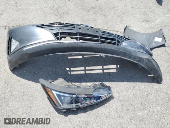 ✅ 2019 Hyundai Elantra SE • VIN: 5NPD74LF1KH485730 • Lot: 65441685. Listed on Copart with 67,296 mi. Free auction sales archive from the USA and detailed vehicle history report at DreamBid. Image 12.