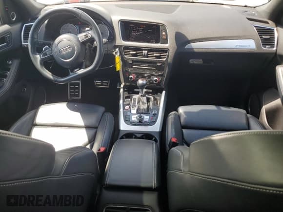 ✅ 2015 Audi SQ5 Premium Plus • VIN: WA1CGAFP6FA048943 • Lot: 65964604. Wystawiony na Copart z przebiegiem 103 596 mil. Bezpłatny archiwum sprzedaży aukcyjnych z USA i szczegółowy raport historii pojazdu na DreamBid. Zdjęcie 8.