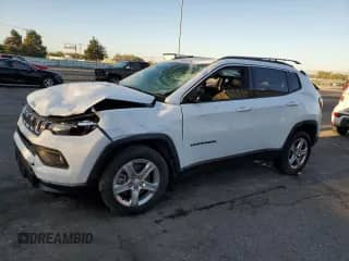 2024 Jeep Compass Latitude с VIN 3C4NJDBN4RT604282, выставлен на аукционе Copart как лот 86597475 с пробегом Не указан миль и На запчасти • Non repairable. История ставок и продаж доступна на DreamBid. Изображение 1.