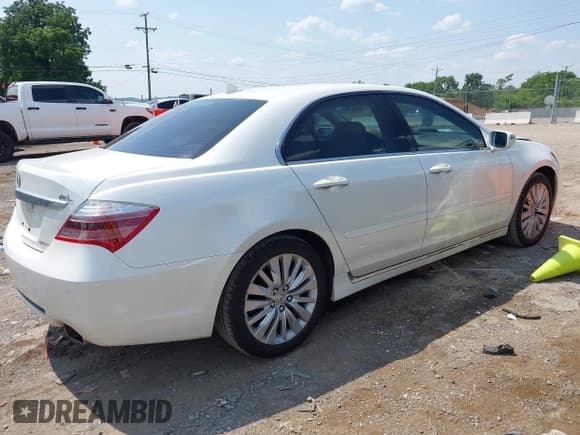 ✅ 2011 Acura RL Technology • VIN: JH4KB2F64BC000593 • Lot: 42473187. Listed on IAAI with 98,980 mi. Free auction sales archive from the USA and detailed vehicle history report at DreamBid. Image 4.