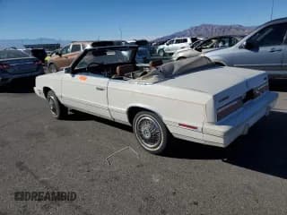 ✅ 1982 Chrysler LeBaron • VIN: 1C3BC55D3CG173312 • Lot: 80800174. Wystawiony na Copart z przebiegiem 48 391 mil. Bezpłatny archiwum sprzedaży aukcyjnych z USA i szczegółowy raport historii pojazdu na DreamBid. Zdjęcie 2.