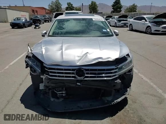 ✅ 2018 Volkswagen Passat SE • VIN: 1VWBA7A30JC044102 • Lot: 58004675. Listed on Copart with 56,199 mi. Free auction sales archive from the USA and detailed vehicle history report at DreamBid. Image 13.