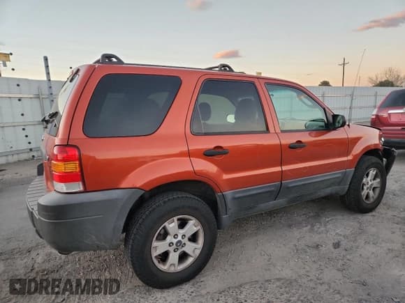 ✅ 2006 Ford Escape XLT • VIN: 1FMYU93116KB66827 • Лот: 92729945. Опубликован ранее на Copart с пробегом 198 846 миль. Бесплатный доступ к архиву аукционных продаж из США и подробный отчёт об истории автомобиля на DreamBid. Изображение 3.
