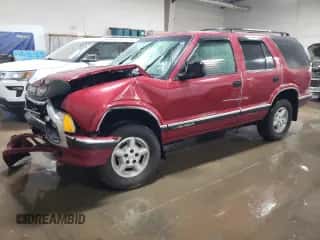 1997 Chevrolet Blazer LS z VIN 1GNDT13W8V2213716, wystawiony jako Copart lot #82782044 z przebiegiem 158 565 mil mil oraz Szkoda całkowita • Salvage title. Historia ofert i sprzedaży dostępna na DreamBid. Obrazek 1.
