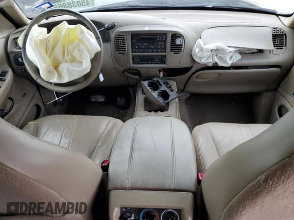 ✅ 2000 Ford Expedition Eddie Bauer • VIN: 1FMRU17L8YLC15827 • Лот: 45038865. Опубликован ранее на Copart с пробегом Не указан. Бесплатный доступ к архиву аукционных продаж из США и подробный отчёт об истории автомобиля на DreamBid. Изображение 8.