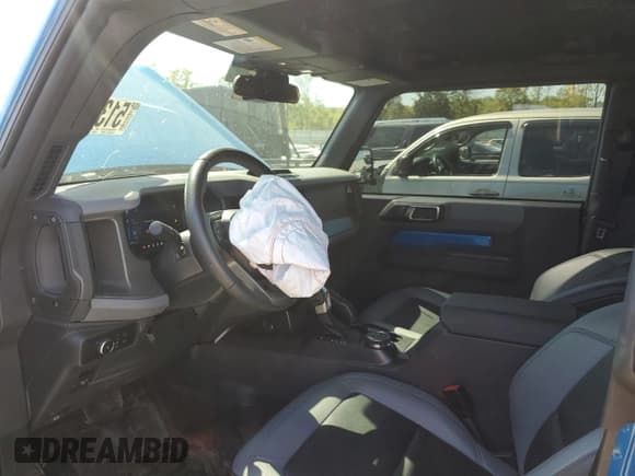 ✅ 2024 Ford Bronco Big Bend • VIN: 1FMDE7AH9RLA94869 • Lot: 51317025. Listed on Copart with 6,884 mi. Free auction sales archive from the USA and detailed vehicle history report at DreamBid. Image 8.