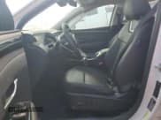 ✅ 2022 Hyundai Tucson SEL • VIN: 5NMJC3AE8NH037490 • Lot: 71405234. Wystawiony na Copart z przebiegiem 53 105 mil. Bezpłatny archiwum sprzedaży aukcyjnych z USA i szczegółowy raport historii pojazdu na DreamBid. Zdjęcie 7.