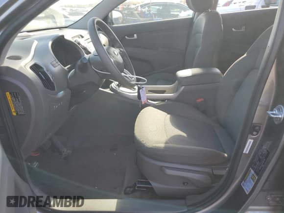 ✅ 2015 Kia Sportage LX • VIN: KNDPBCAC3F7685548 • Lot: 90633905. Wystawiony na Copart z przebiegiem 56 952 mil. Bezpłatny archiwum sprzedaży aukcyjnych z USA i szczegółowy raport historii pojazdu na DreamBid. Zdjęcie 7.