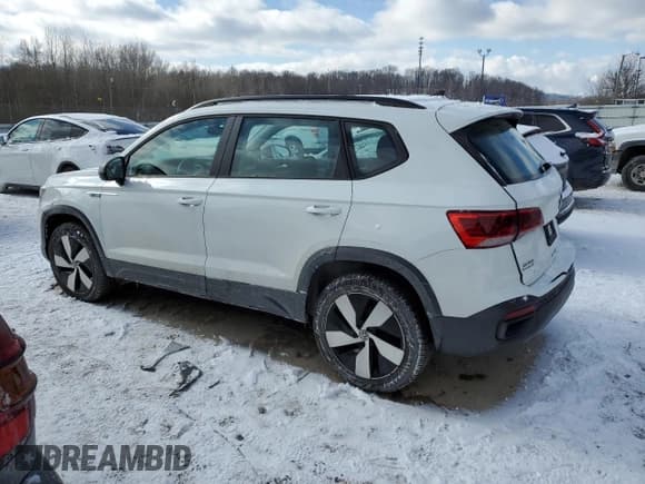 ✅ 2023 Volkswagen Taos S • VIN: 3VVMX7B26PM354862 • Lot: 46114935. Wystawiony na Copart z przebiegiem 10 376 mil. Bezpłatny archiwum sprzedaży aukcyjnych z USA i szczegółowy raport historii pojazdu na DreamBid. Zdjęcie 2.