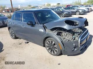 ✅ 2015 MINI Hardtop 4 Door S • VIN: WMWXU3C51F2B57173 • Lot: 42888874. Wystawiony na IAAI z przebiegiem 118 235 mil. Bezpłatny archiwum sprzedaży aukcyjnych z USA i szczegółowy raport historii pojazdu na DreamBid. Zdjęcie 1.