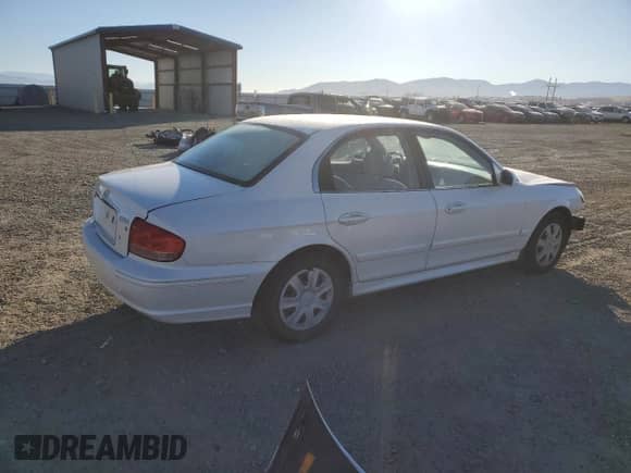 2004 Hyundai Sonata z VIN KMHWF25H84A932932, wystawiony jako Copart lot #78365944 z przebiegiem Nie podano mil oraz Czysty tytuł • Clean title. Historia ofert i sprzedaży dostępna na DreamBid. Obrazek 3.