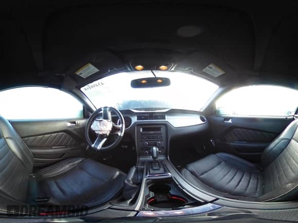 2014 Ford Mustang V6 с VIN 1ZVBP8EM9E5279440, выставлен на аукционе IAAI как лот 43498168 с пробегом 87 076 миль миль и . История ставок и продаж доступна на DreamBid. Изображение 18.