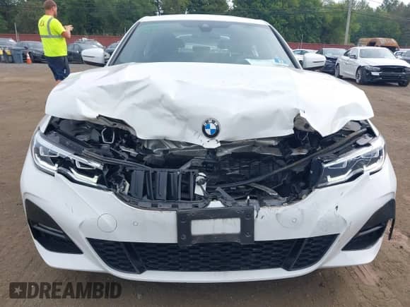 2020 BMW 3 Series 330i xDrive z VIN 3MW5R7J04L8B19857, wystawiony jako IAAI lot #43293574 z przebiegiem 19 853 mil mil oraz . Historia ofert i sprzedaży dostępna na DreamBid. Obrazek 18.