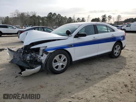 ✅ 2016 Ford Police Interceptor • VIN: 1FAHP2L87GG113625 • Lot: 49279255. Listed on Copart with 121,729 mi. Free auction sales archive from the USA and detailed vehicle history report at DreamBid. Image 1.