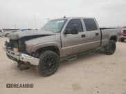 ✅ 2006 Chevrolet Silverado 2500HD LT1 • VIN: 1GCHC23D86F176983 • Лот: 44732465. Опубликован ранее на Copart с пробегом 223 649 миль. Бесплатный доступ к архиву аукционных продаж из США и подробный отчёт об истории автомобиля на DreamBid. Изображение 1.
