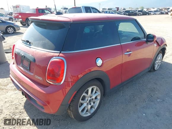 ✅ 2015 MINI Hardtop S • VIN: WMWXP7C59F2A39175 • Лот: 43252343. Опубликован ранее на IAAI с пробегом 99 770 миль. Бесплатный доступ к архиву аукционных продаж из США и подробный отчёт об истории автомобиля на DreamBid. Изображение 4.