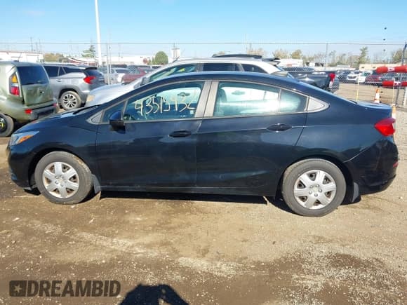 ✅ 2018 Chevrolet Cruze LS • VIN: 1G1BC5SM8J7228357 • Lot: 43515932. Listed on IAAI with 90,155 mi. Free auction sales archive from the USA and detailed vehicle history report at DreamBid. Image 15.