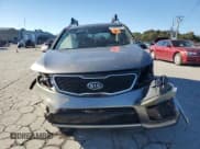 ✅ 2011 Kia Sorento SX • VIN: 5XYKWDA27BG145774 • Lot: 85880375. Wystawiony na Copart z przebiegiem Nie podano. Bezpłatny archiwum sprzedaży aukcyjnych z USA i szczegółowy raport historii pojazdu na DreamBid. Zdjęcie 5.