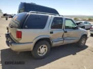 ✅ 2001 Chevrolet Blazer LT • VIN: 1GNDT13W412228837 • Lot: 56686605. Wystawiony na Copart z przebiegiem 160 568 mil. Bezpłatny archiwum sprzedaży aukcyjnych z USA i szczegółowy raport historii pojazdu na DreamBid. Zdjęcie 3.