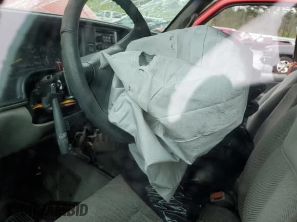 ✅ 1998 GMC Sierra 1500 • VIN: 2GTEK19R3W1508712 • Лот: 55665565. Опубликован ранее на Copart с пробегом Не указан. Бесплатный доступ к архиву аукционных продаж из США и подробный отчёт об истории автомобиля на DreamBid. Изображение 7.