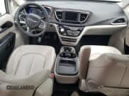 ✅ 2021 Chrysler Voyager LXi • VIN: 2C4RC1DG4MR521102 • Lot: 58299784. Wystawiony na Copart z przebiegiem 78 935 mil. Bezpłatny archiwum sprzedaży aukcyjnych z USA i szczegółowy raport historii pojazdu na DreamBid. Zdjęcie 8.