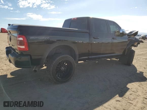 ✅ 2019 Ram 2500 Laramie • VIN: 3C6UR5FL2KG713459 • Lot: 70426035. Wystawiony na Copart z przebiegiem 53 913 mil. Bezpłatny archiwum sprzedaży aukcyjnych z USA i szczegółowy raport historii pojazdu na DreamBid. Zdjęcie 3.