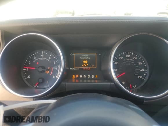 ✅ 2019 Ford Mustang EcoBoost Premium • VIN: 1FATP8UH9K5181831 • Lot: 84586165. Listed on Copart with 119,120 mi. Free auction sales archive from the USA and detailed vehicle history report at DreamBid. Image 9.