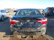 ✅ 2017 Toyota Corolla LE • VIN: 2T1BURHE9HC872082 • Lot: 43798712. Wystawiony na IAAI z przebiegiem 72 244 mil. Bezpłatny archiwum sprzedaży aukcyjnych z USA i szczegółowy raport historii pojazdu na DreamBid. Zdjęcie 6.