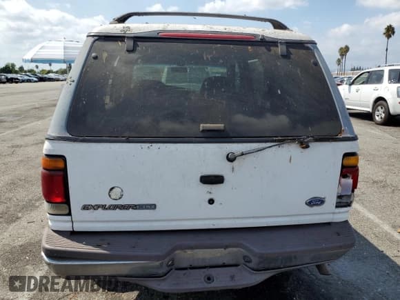 ✅ 1997 Ford Explorer XL • VIN: 1FMDU32E3VZB77947 • Lot: 80499815. Wystawiony na Copart z przebiegiem 168 017 mil. Bezpłatny archiwum sprzedaży aukcyjnych z USA i szczegółowy raport historii pojazdu na DreamBid. Zdjęcie 6.