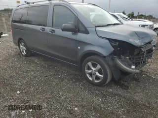 ✅ 2016 Mercedes-Benz Metris Passenger • VIN: WD4PG2EE2G3130144 • Lot: 80418103. Wystawiony na Copart z przebiegiem 86 054 mil. Bezpłatny archiwum sprzedaży aukcyjnych z USA i szczegółowy raport historii pojazdu na DreamBid. Zdjęcie 4.
