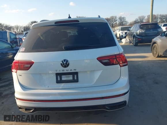 ✅ 2024 Volkswagen Tiguan SE R-Line Black • VIN: 3VVCB7AX3RM009461 • Lot: 41506931. Listed on IAAI with 19,642 mi. Free auction sales archive from the USA and detailed vehicle history report at DreamBid. Image 17.