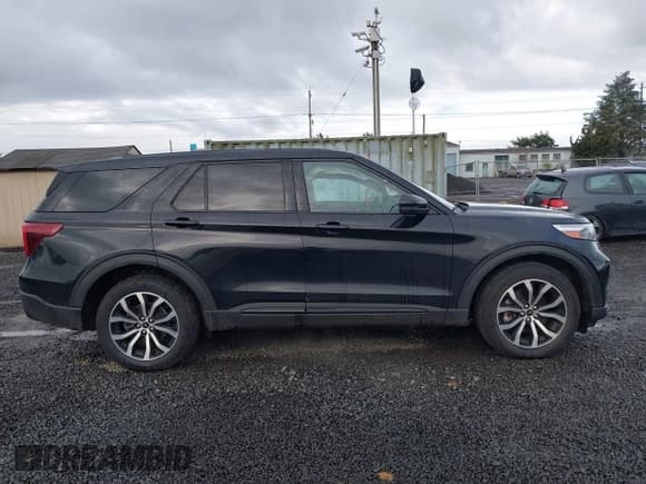 ✅ 2021 Ford Explorer ST • VIN: 1FM5K8GC5MGA17190 • Lot: 41935751. Wystawiony na IAAI z przebiegiem 72 143 mil. Bezpłatny archiwum sprzedaży aukcyjnych z USA i szczegółowy raport historii pojazdu na DreamBid. Zdjęcie 13.