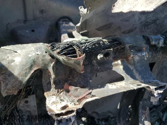 ✅ 2019 Chevrolet Silverado 1500 LT • VIN: 1GCPWCED0KZ139361 • Lot: 70854694. Wystawiony na Copart z przebiegiem Nie podano. Bezpłatny archiwum sprzedaży aukcyjnych z USA i szczegółowy raport historii pojazdu na DreamBid. Zdjęcie 9.