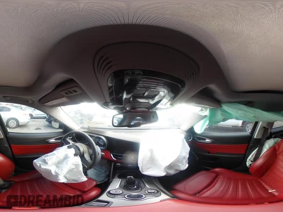 ✅ 2019 Alfa Romeo Giulia Ti Lusso • VIN: ZARFAMBN9K7621664 • Lot: 43467526. Wystawiony na IAAI z przebiegiem Nie podano. Bezpłatny archiwum sprzedaży aukcyjnych z USA i szczegółowy raport historii pojazdu na DreamBid. Zdjęcie 18.