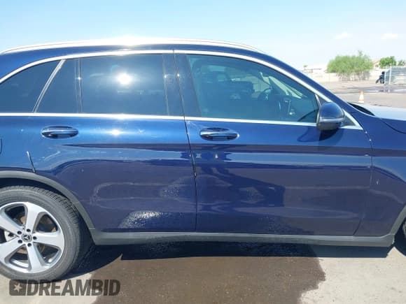 ✅ 2019 Mercedes-Benz GLC 300 • VIN: WDC0G4KB0KV158601 • Lot: 43071294. Wystawiony na IAAI z przebiegiem 88 702 mil. Bezpłatny archiwum sprzedaży aukcyjnych z USA i szczegółowy raport historii pojazdu na DreamBid. Zdjęcie 14.