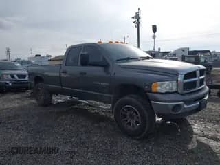 2004 Dodge 3500 ST z VIN 3D7LU38C84G204635, wystawiony jako IAAI lot #41544580 z przebiegiem Nie podano mil oraz . Historia ofert i sprzedaży dostępna na DreamBid. Obrazek 1.