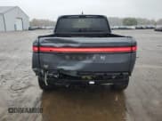 ✅ 2022 Rivian R1T Adventure • VIN: 7FCTGAAA9NN015865 • Lot: 82739835. Wystawiony na Copart z przebiegiem 42 890 mil. Bezpłatny archiwum sprzedaży aukcyjnych z USA i szczegółowy raport historii pojazdu na DreamBid. Zdjęcie 6.