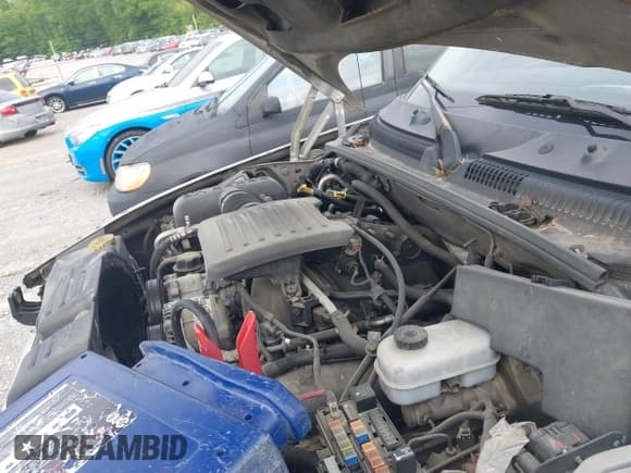 ✅ 2001 Dodge Durango • VIN: 1B4HR28N21F549196 • Lot: 41704523. Wystawiony na IAAI z przebiegiem 230 417 mil. Bezpłatny archiwum sprzedaży aukcyjnych z USA i szczegółowy raport historii pojazdu na DreamBid. Zdjęcie 10.