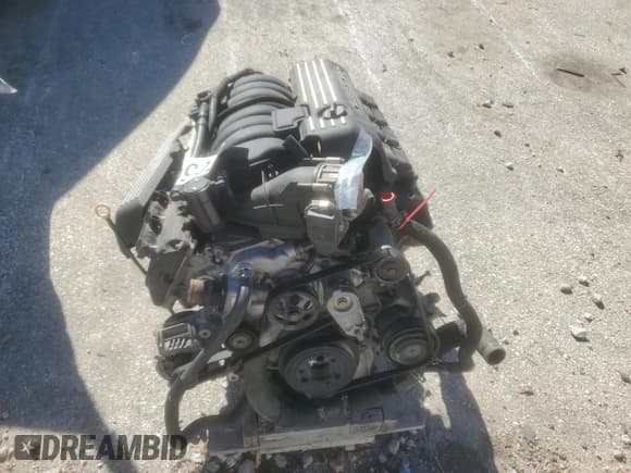 ✅ 2016 Dodge Challenger SRT 392 • VIN: 2C3CDZDJ5GH164797 • Lot: 70569315. Wystawiony na Copart z przebiegiem Nie podano. Bezpłatny archiwum sprzedaży aukcyjnych z USA i szczegółowy raport historii pojazdu na DreamBid. Zdjęcie 7.