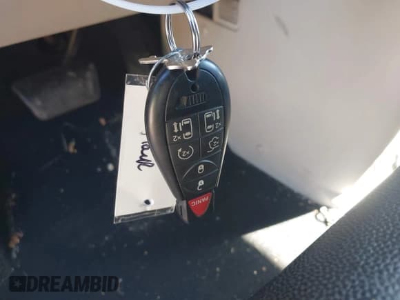 ✅ 2013 Chrysler Town & Country Touring • VIN: 2C4RC1BG0DR734700 • Lot: 43383519. Wystawiony na IAAI z przebiegiem 177 012 mil. Bezpłatny archiwum sprzedaży aukcyjnych z USA i szczegółowy raport historii pojazdu na DreamBid. Zdjęcie 11.