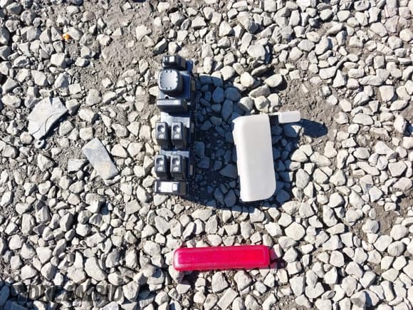 ✅ 2005 GMC Yukon Denali • VIN: 1GKEK63U75J219013 • Lot: 43392544. Wystawiony na IAAI z przebiegiem 148 775 mil. Bezpłatny archiwum sprzedaży aukcyjnych z USA i szczegółowy raport historii pojazdu na DreamBid. Zdjęcie 12.